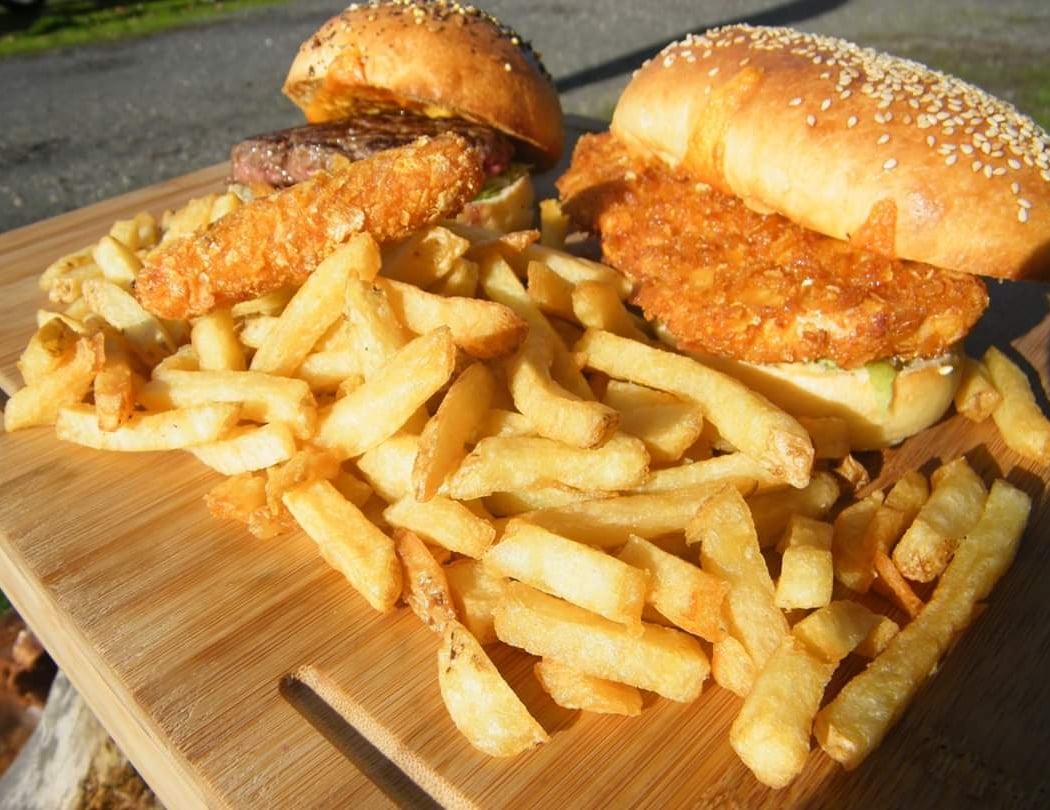 O'max burger. Food truck. 3